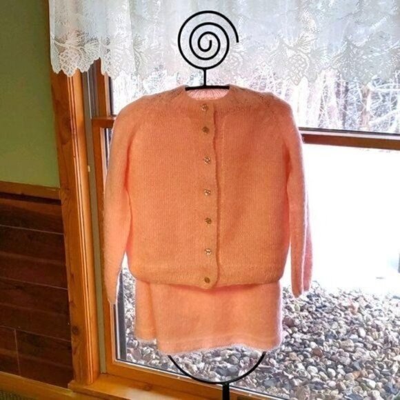 Vintage Handmade 1960's Stunning Wool & Angora Lt. Pink Lined 2 pc. Skirt Set - Picture 1 of 16